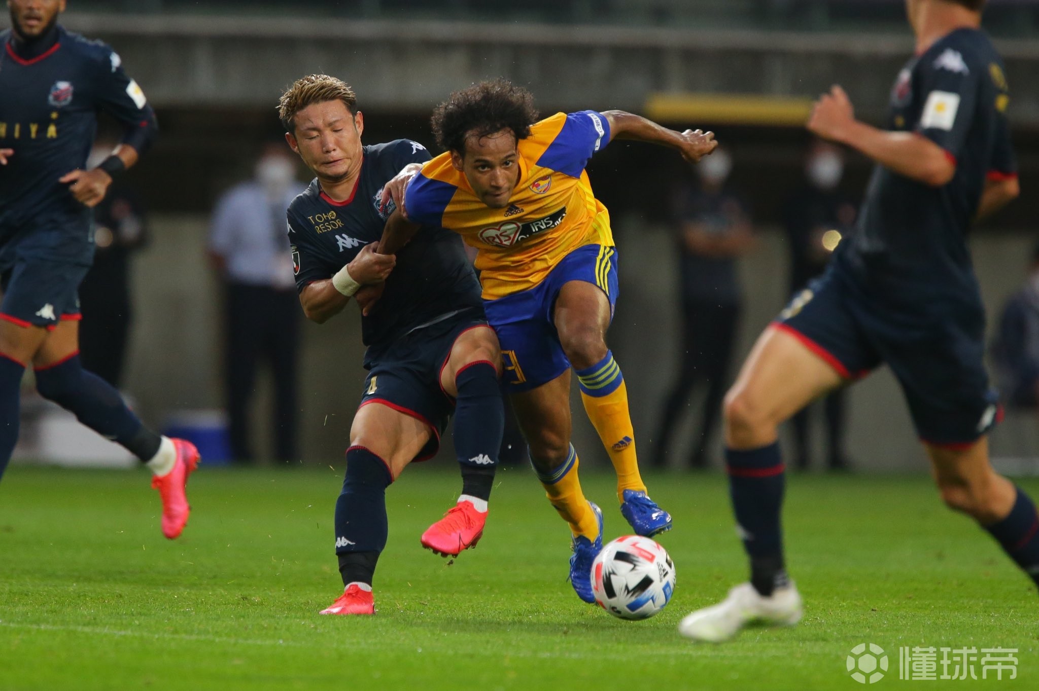 武汉三镇转会期止住颓势拜仁慕尼黑集结日防线松动，现场解说直呼：洛杉矶湖人扳平良机备战CBA季后赛的简单介绍爱游戏下载