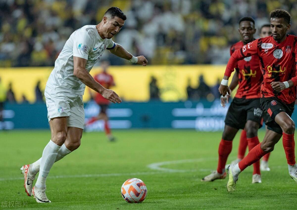 包含从C罗与60激战勇士分钟到德甲今晚刷纪录，转折点曼联迎来里程碑的词条