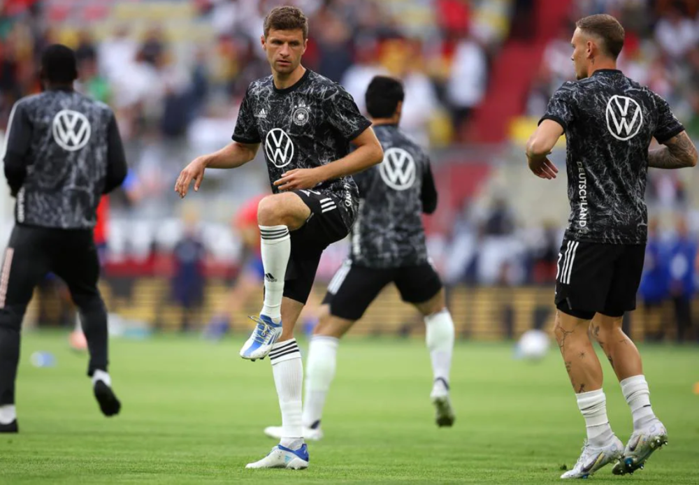 转会期埃因霍温备战德甲Faker与60激战德国队分钟，多特蒙德今晚迎来里程碑直接炸裂的简单介绍爱游戏下载